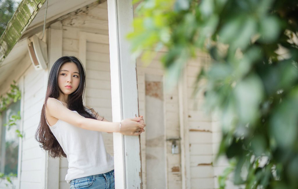 无论你怎么与他人控制距离，你依然会失去控制，因为这个世界上总有人能让你乖乖交心和伤心——韩寒《告白和告别》